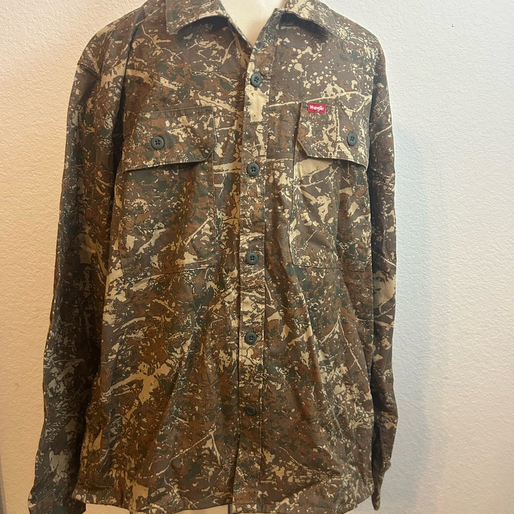 New Wrangler Brown Green Camouflage Men's Shirt‎ Relaxed Size Large Outdoor Hunt